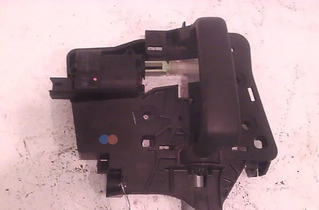 Serrure porte avg PEUGEOT 1007 2007 occasion