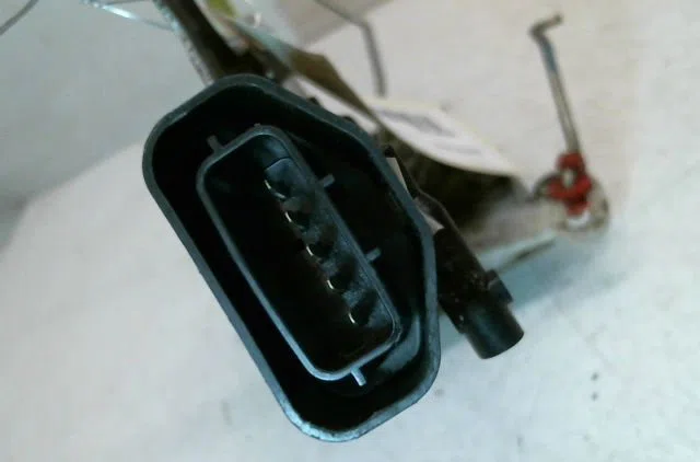 Serrure porte avg PEUGEOT 107 occasion
