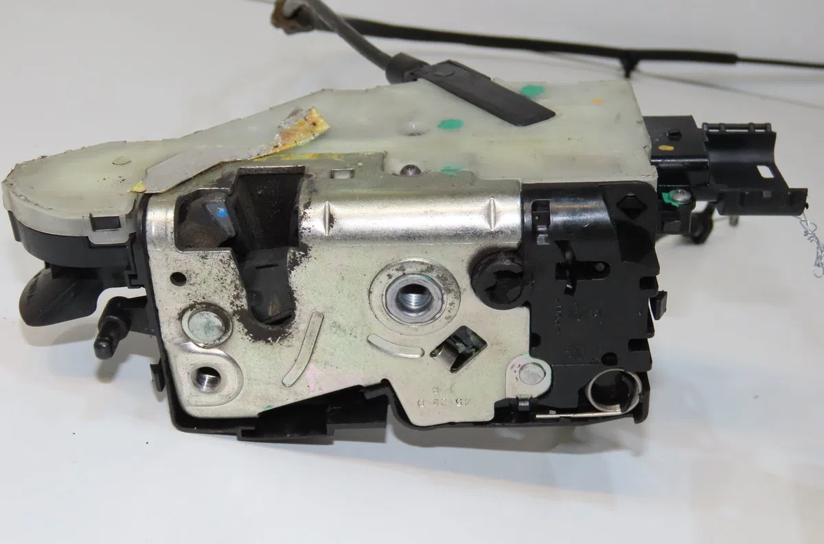 Serrure porte avg Peugeot 207-207 (WA_, WC_) 1.6 16v (2006-2013) occasion