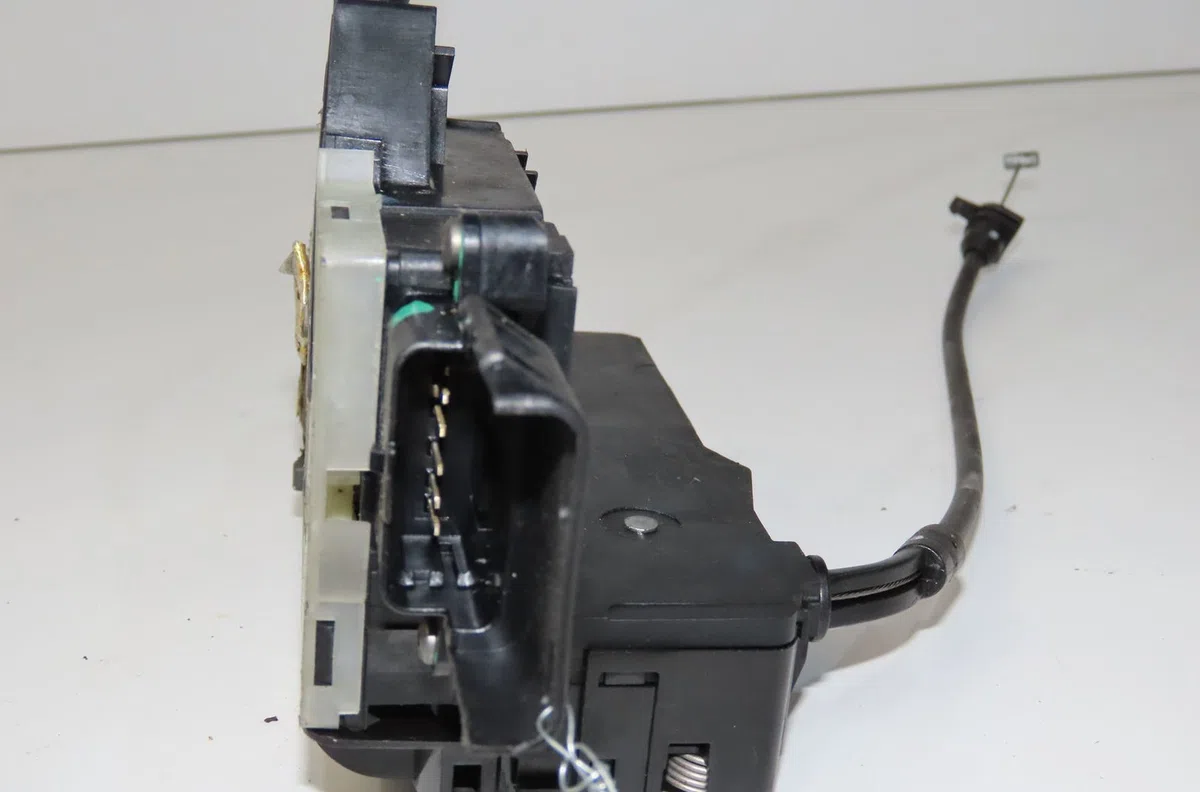 Serrure porte avg Peugeot 207-207 (WA_, WC_) 1.6 16v (2006-2013) occasion