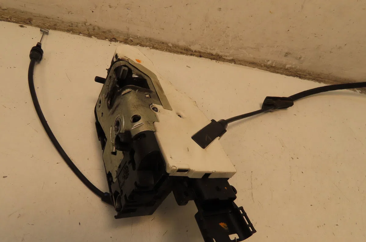 Serrure porte avg Peugeot 207 SW (WK_) 1.6 hdi (2007-2012) occasion