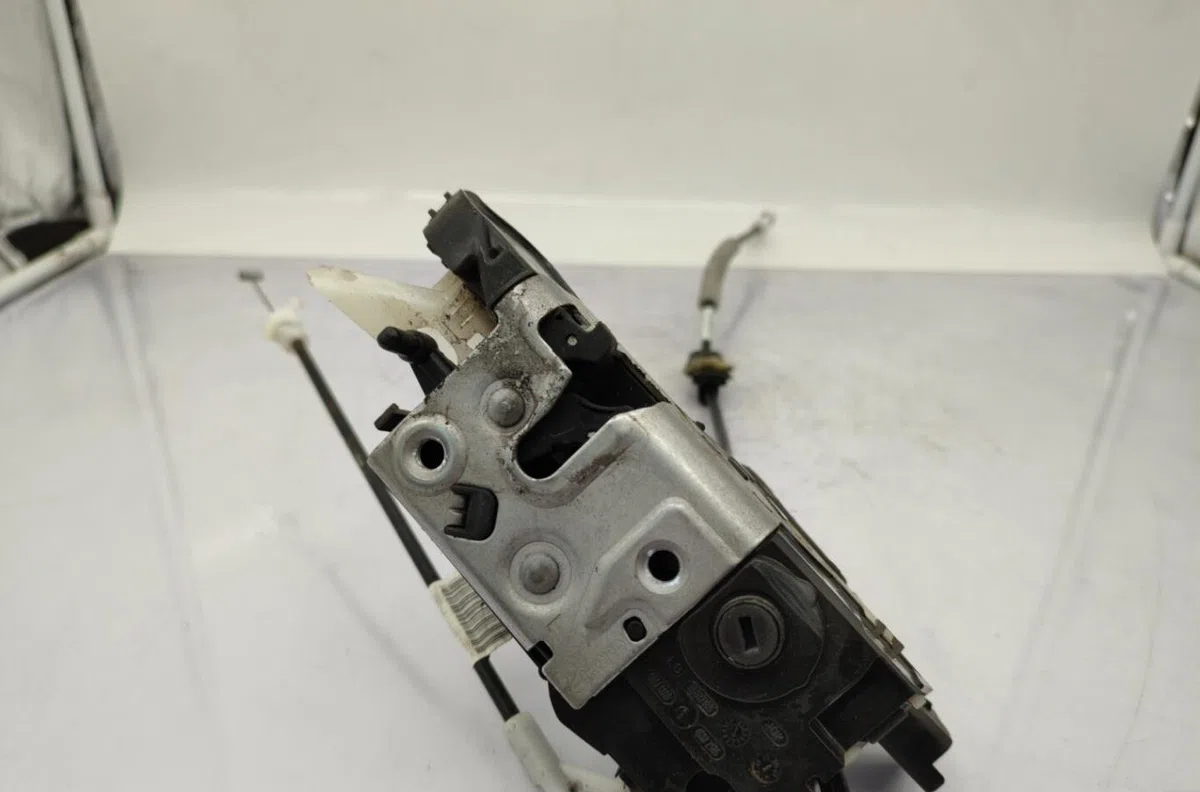 Serrure porte avg PEUGEOT 208 1 PHASE 2 occasion