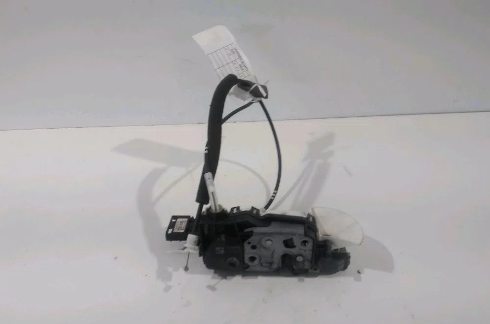 Serrure porte avg Peugeot 3008 Monospace (0U_) 1.6 bluehdi 120 (2014-2016) occasion