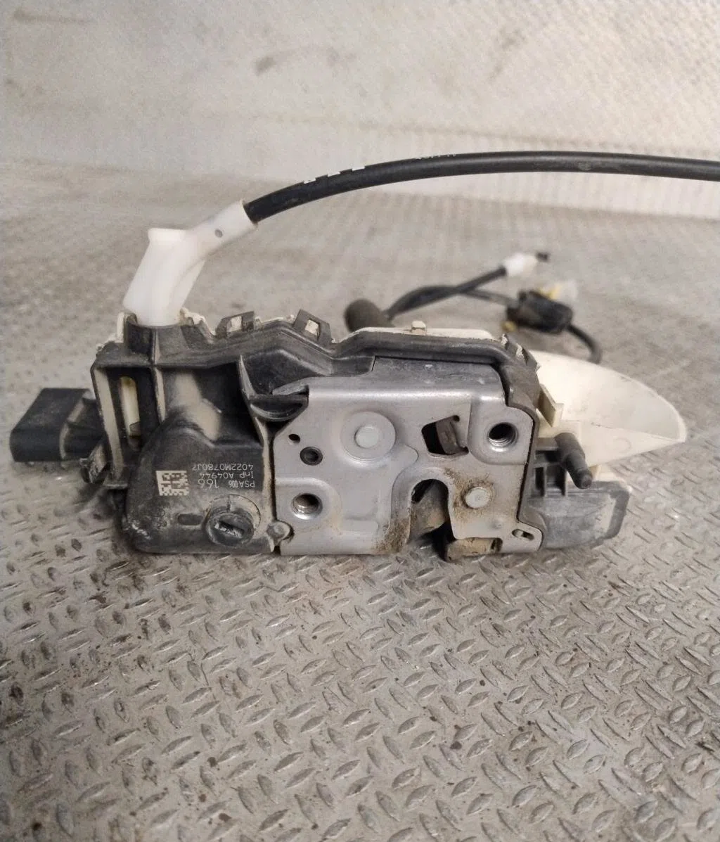 Serrure porte avg Peugeot 308 SW I (4E_, 4H_) 2.0 hdi (2007-2012) occasion