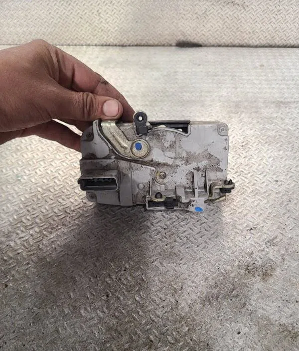 Serrure porte avg PEUGEOT 406  406 PHASE 2 occasion