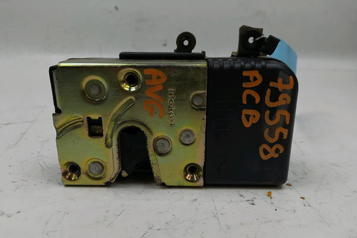 Serrure porte avg Peugeot 406 (8B) 1.9 td (1996-2004) occasion