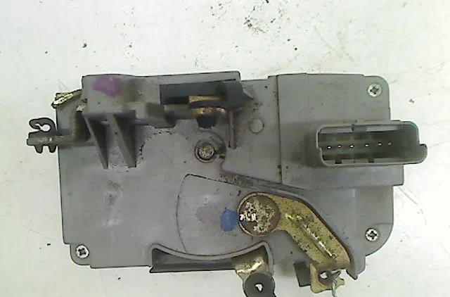 Serrure porte avg Peugeot 406 (8B) 2.0 hdi 110 (1998-2001) 4 portes occasion