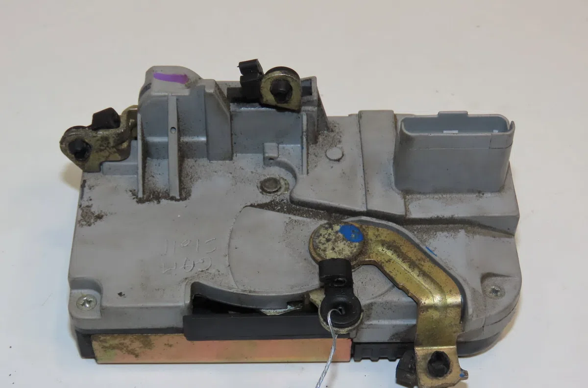 Serrure porte avg Peugeot 406 (8B) 2.0 hdi 90 (1999-2004) occasion