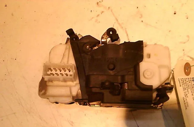 Serrure porte avg PEUGEOT 406 occasion