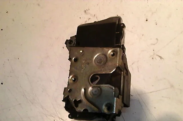 Serrure porte avg PEUGEOT 406 occasion