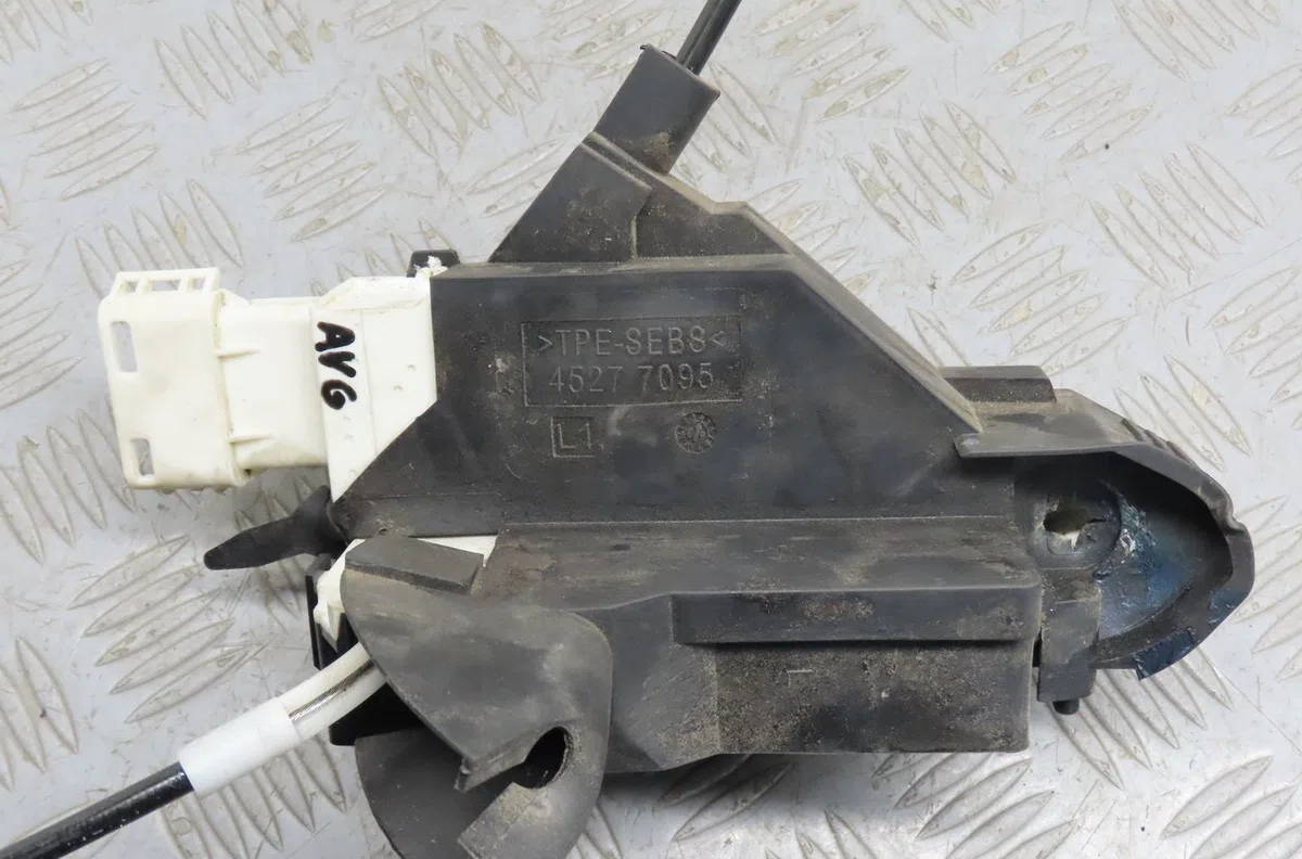Serrure porte avg Peugeot 407 (6D_) 2.0 hdi (6drhrh) (2009-2010) occasion