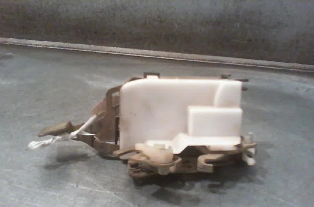 Serrure porte avg PEUGEOT BOXER 2000 occasion