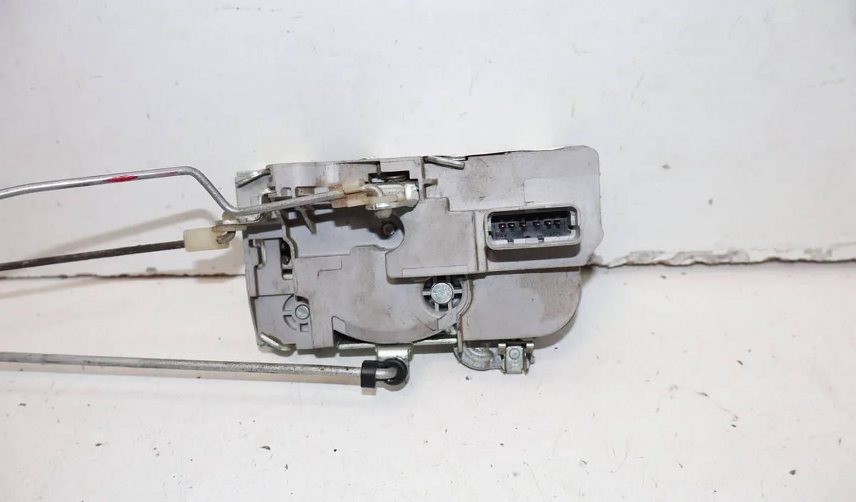 Serrure porte avg Peugeot PARTNER Camionnette-Monospace (5_, G_) 1.6 hdi 75 (2005-2008) occasion