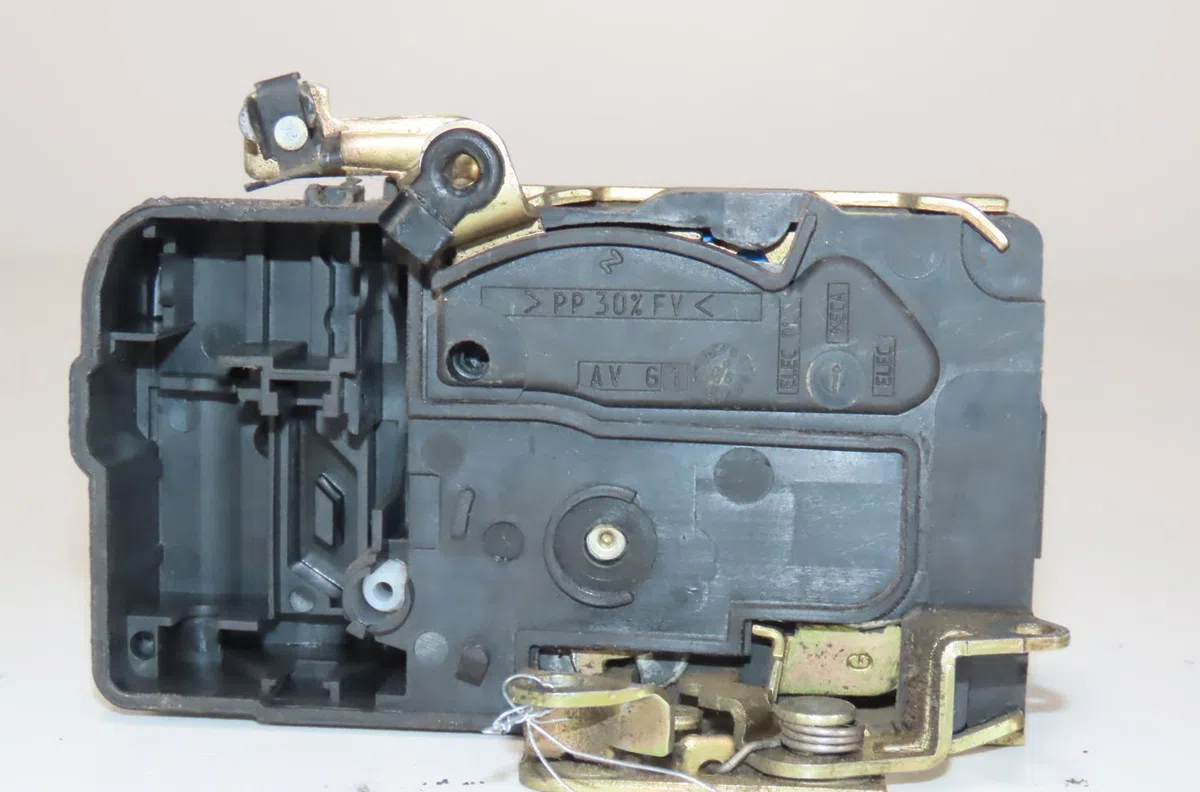 Serrure porte avg Peugeot PARTNER Monospace (5_, G_) 1.6 hdi 75 (2005-2008) 4 portes occasion