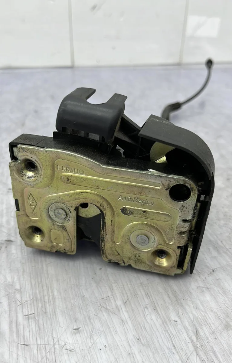 Serrure porte avg RENAULT CLIO 2 PHASE 2 occasion