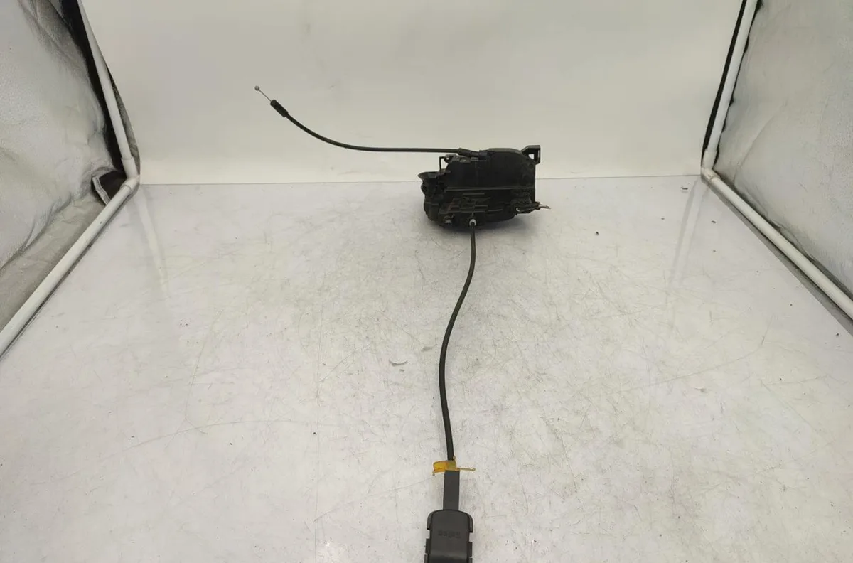 Serrure porte avg RENAULT CLIO 3 PHASE 1 occasion
