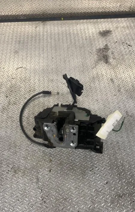 Serrure porte avg RENAULT CLIO 3 PHASE 1 occasion