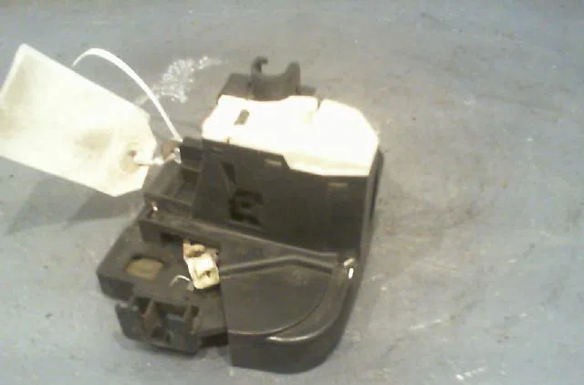 Serrure porte avg RENAULT CLIO II Phase 1 03-1998--06-2001 occasion