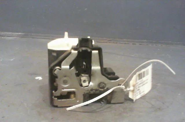 Serrure porte avg RENAULT CLIO II Phase 1 03-1998--06-2001 occasion