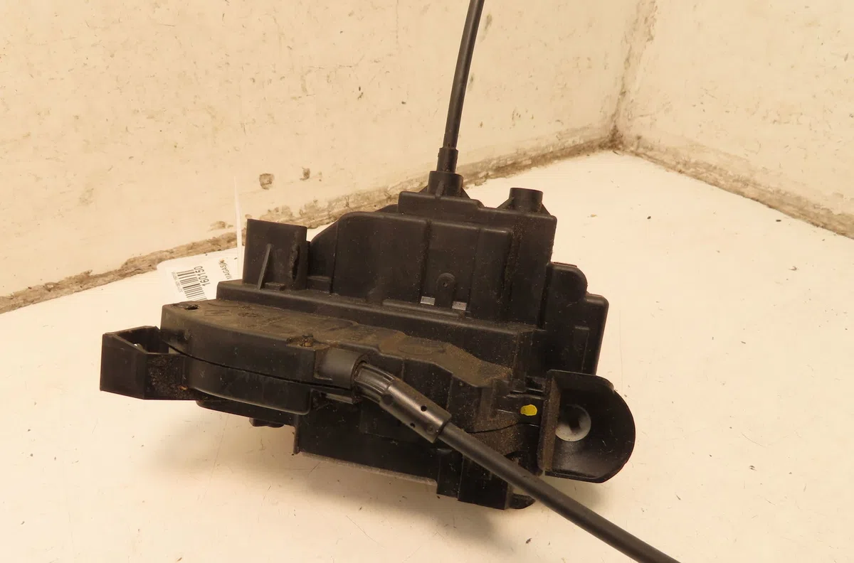 Serrure porte avg Renault CLIO III (BR0-1, CR0-1) 1.2 16v (br02, br0j, br11, cr02, cr0j, cr11) (2005-2014) 5 portes occa