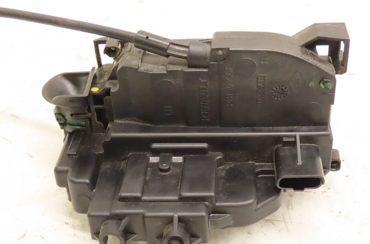 Serrure porte avg Renault CLIO III (BR0-1, CR0-1) 1.2 16v (br0p, cr0p) (2007-2014) occasion