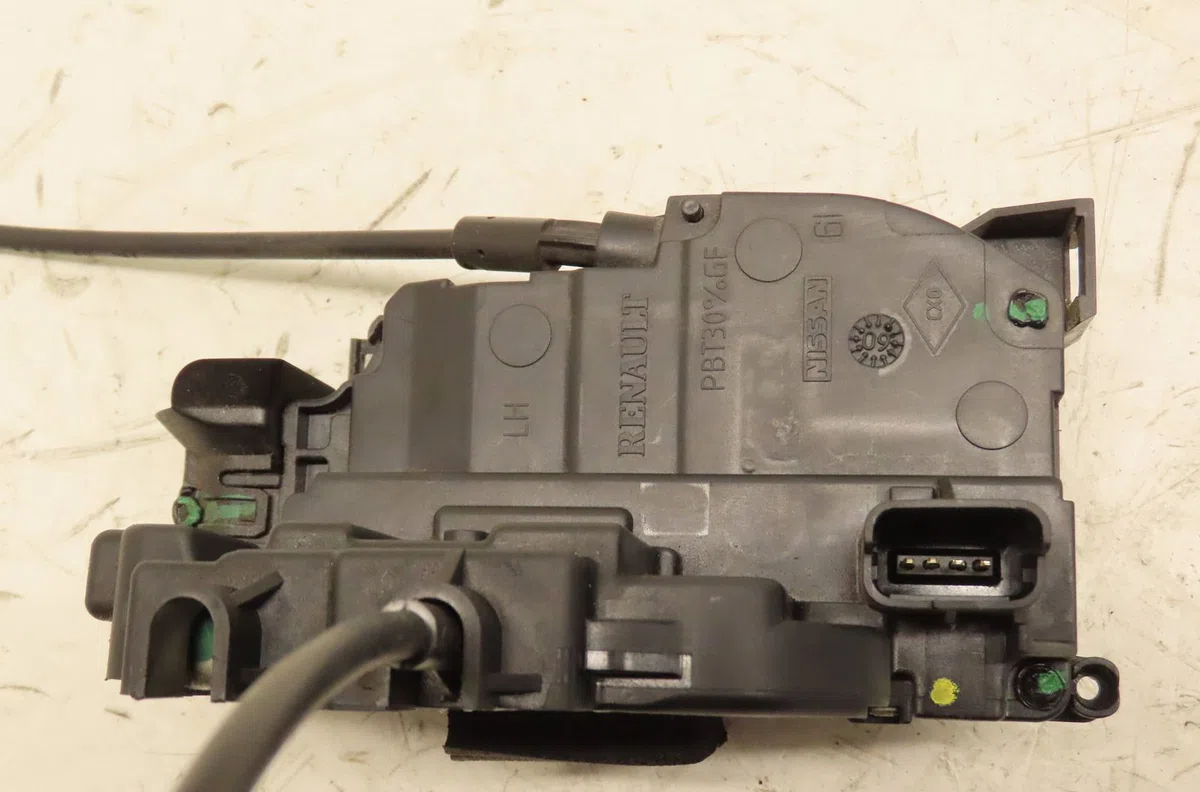 Serrure porte avg Renault CLIO III (BR0-1, CR0-1) 1.2 16v (br0p, cr0p) (2007-2014) occasion