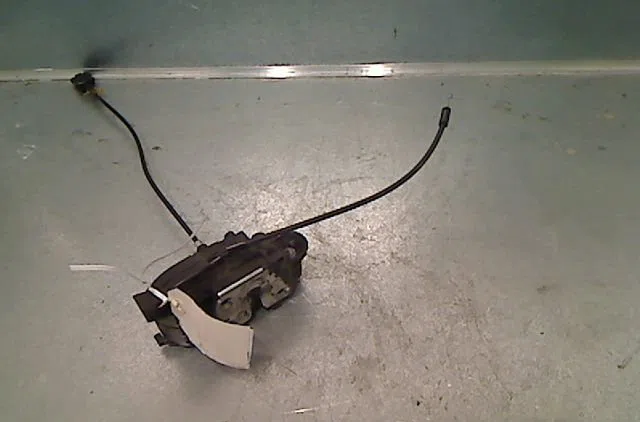 Serrure porte avg RENAULT CLIO III Phase 1 09-2005--03-2009 occasion