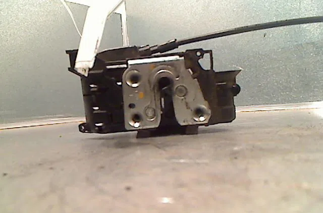 Serrure porte avg RENAULT CLIO III Phase 1 09-2005--03-2009 occasion