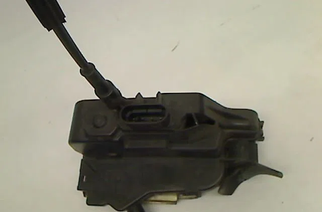 Serrure porte avg Renault LAGUNA II Grandtour (KG0-1_) 1.9 dci (kg0e, kg0r) (2001-2005) occasion