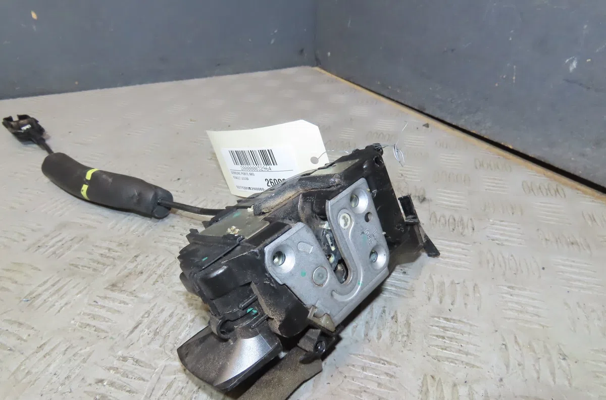 Serrure porte avg Renault LAGUNA III (BT0-1) 2.0 dci (bt07, bt0j, bt14, bt1a, bt1s) (2007-2015) 5 portes occasion