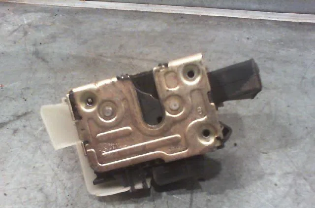 Serrure porte avg RENAULT MEGANE 1998 occasion