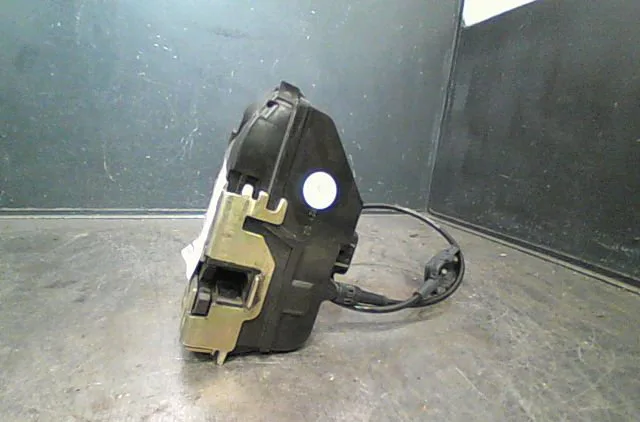 Serrure porte avg Renault MEGANE II (BM0-1_, CM0-1_) 1.5 dci (bm0f, bm0t, bm2b, cm0f, cm0t) (2002-2008) 5 portes occasio