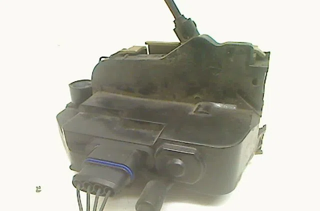 Serrure porte avg Renault MEGANE II (BM0-1_, CM0-1_) 1.5 dci (bm1e, cm1e) (2005-2008) occasion