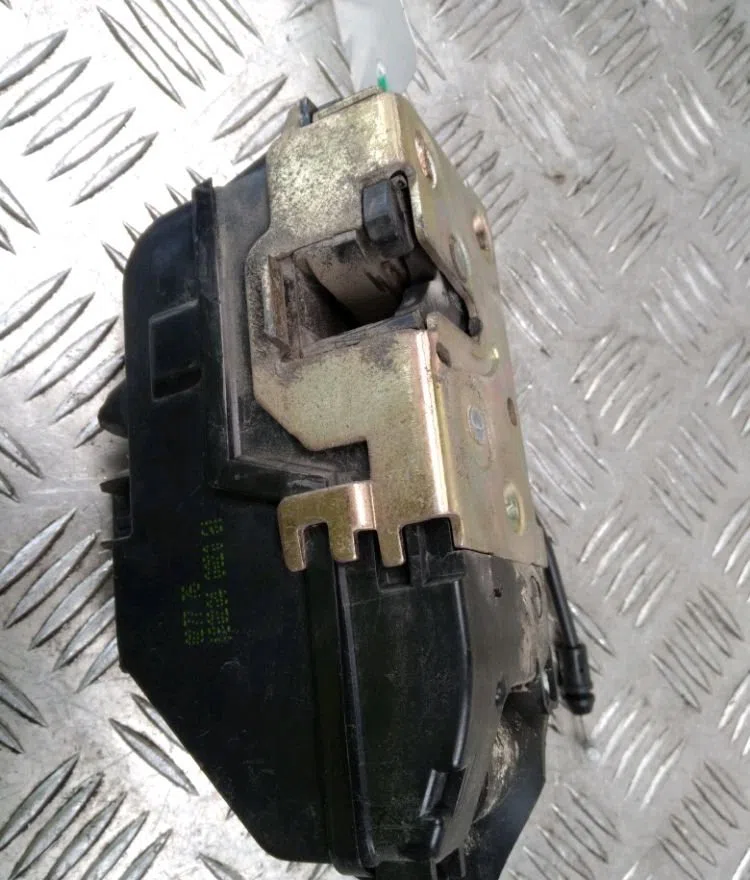 Serrure porte avg Renault MEGANE II Break (KM0-1_) 1.9 dci (kmrg, km1g, km0g, km2c) (2003-2009) occasion