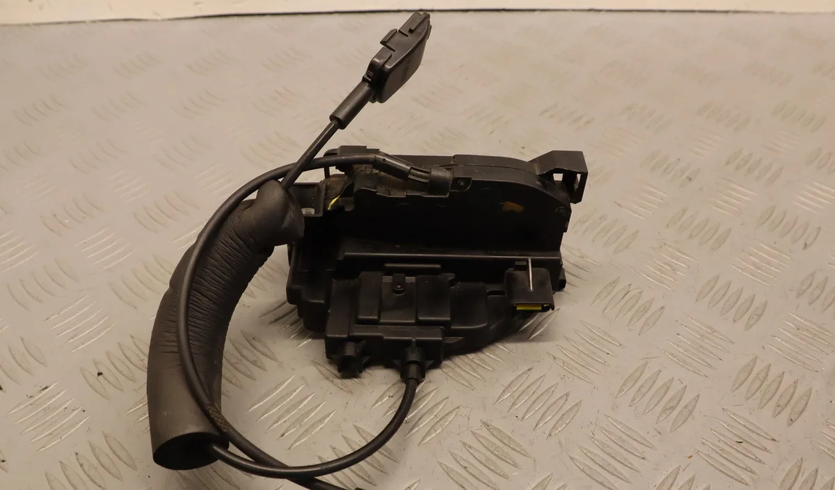Serrure porte avg Renault MEGANE III 3-5 portes (BZ0-1_, B3_) 2.0 dci (bz0l) (2009-2015) occasion