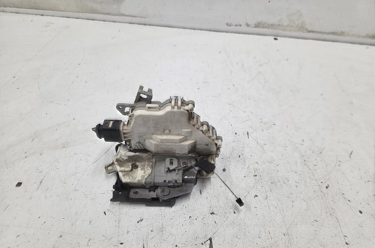 Serrure porte avg SEAT LEON 2 PHASE 2 occasion