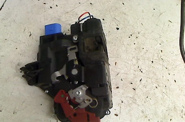 Serrure porte avg Skoda FABIA II Combi (545) 1.9 tdi (2007-2010) occasion