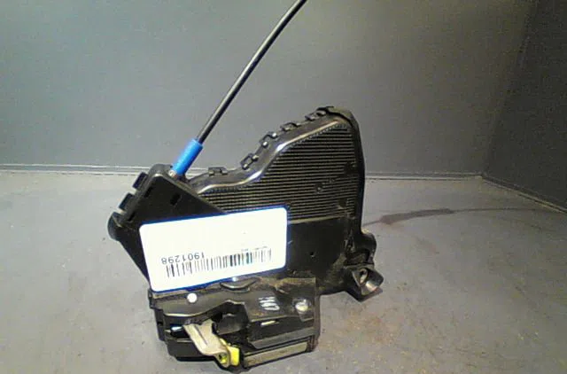 Serrure porte avg TOYOTA COROLLA VERSO II phase 2 06-2007--05-2009 occasion