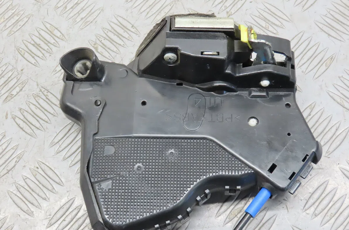 Serrure porte avg Toyota COROLLA Verso (ZER_, ZZE12_, R1_) 2.2 d-4d (aur10_) (2005-2009) 5 portes occasion