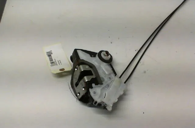 Serrure porte avg TOYOTA YARIS III Phase 2 06-2014 occasion