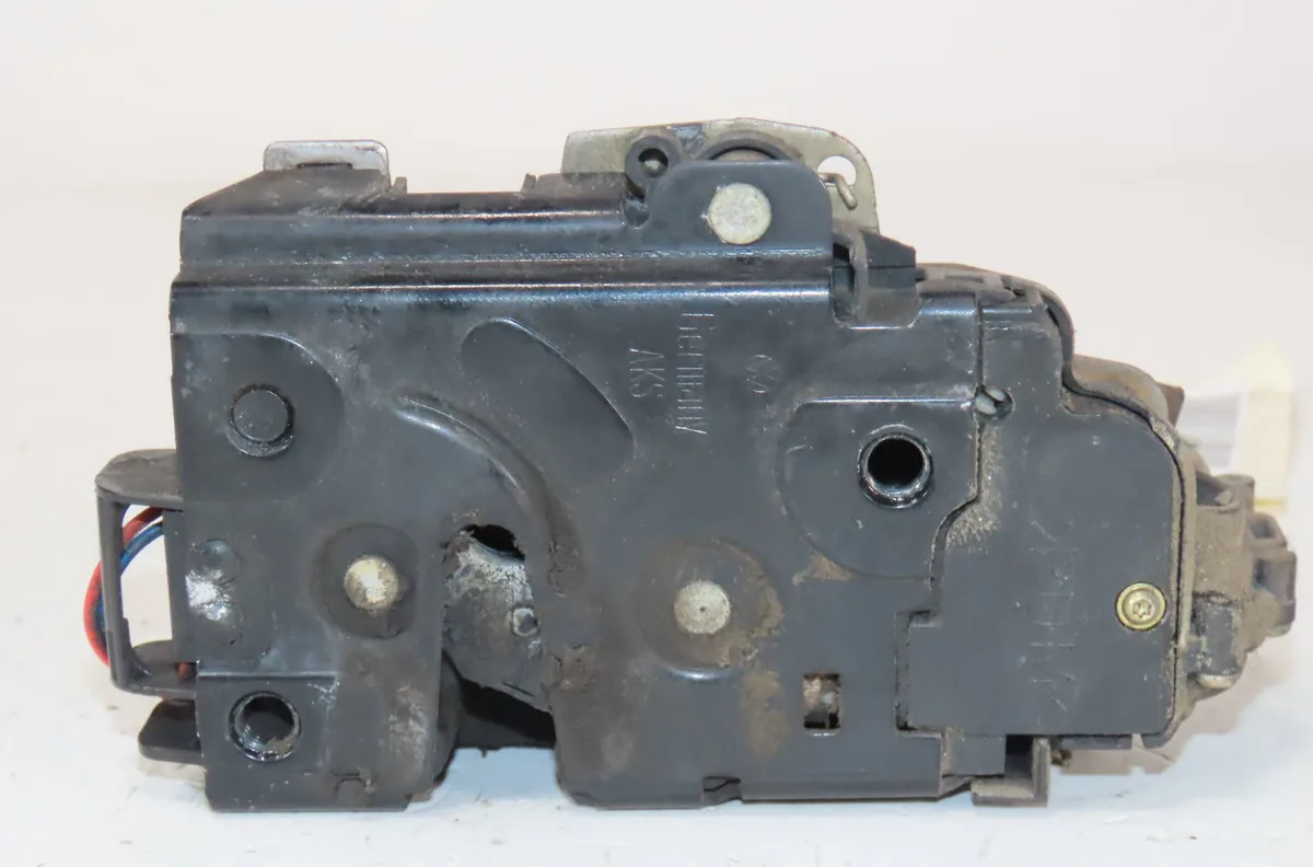 Serrure porte avg Volkswagen GOLF IV (1J1) 1.6 16v (2000-2005) occasion
