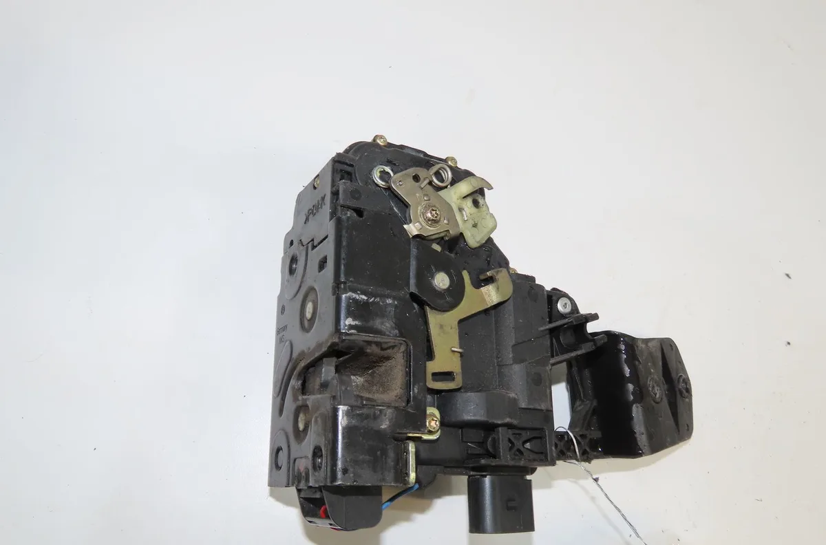 Serrure porte avg Volkswagen GOLF IV (1J1) 1.6 (1997-2004) occasion