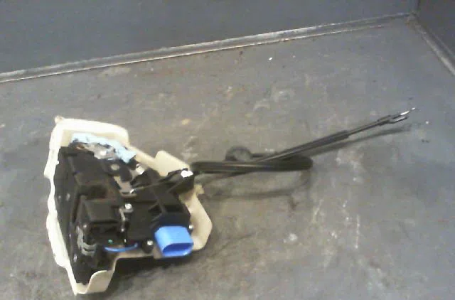 Serrure porte avg Volkswagen GOLF V (1K1) 1.9 tdi (2003-2008) occasion