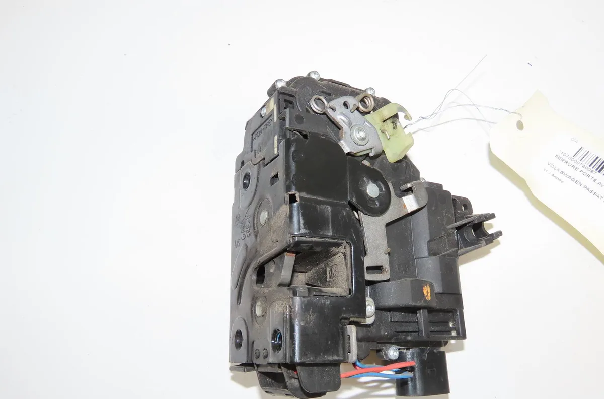 Serrure porte avg Volkswagen PASSAT B5 Variant (3B5) 1.9 tdi (1997-2000) occasion