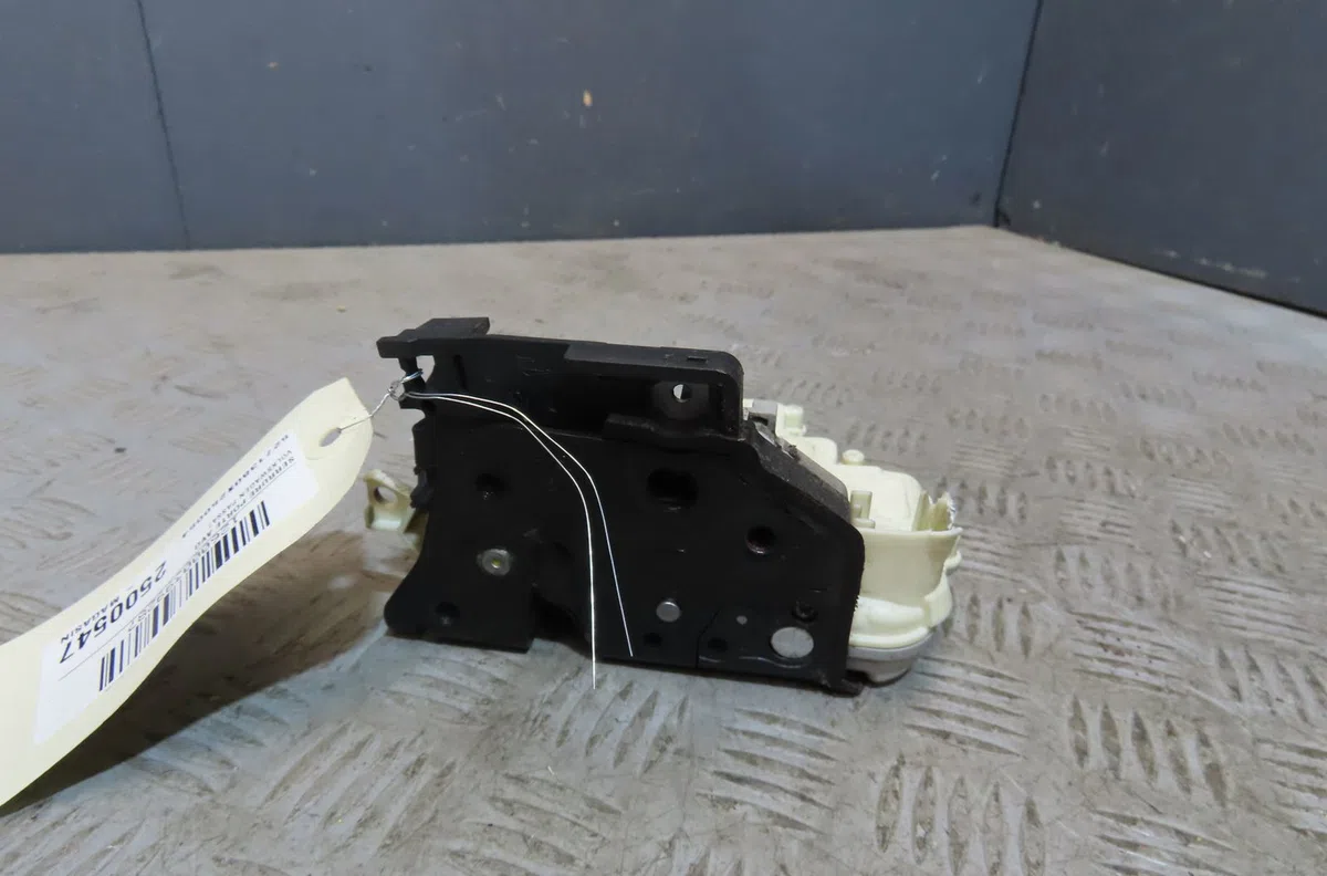 Serrure porte avg Volkswagen PASSAT B7 Variant (365) 2.0 tdi (2010-2014) occasion
