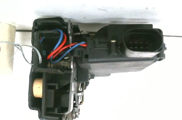 Serrure porte avg VOLKSWAGEN PASSAT occasion