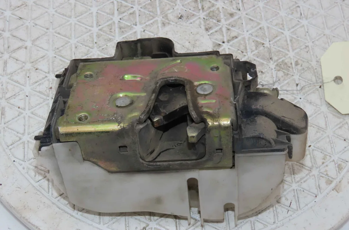 Serrure porte avg VOLKSWAGEN POLO III occasion