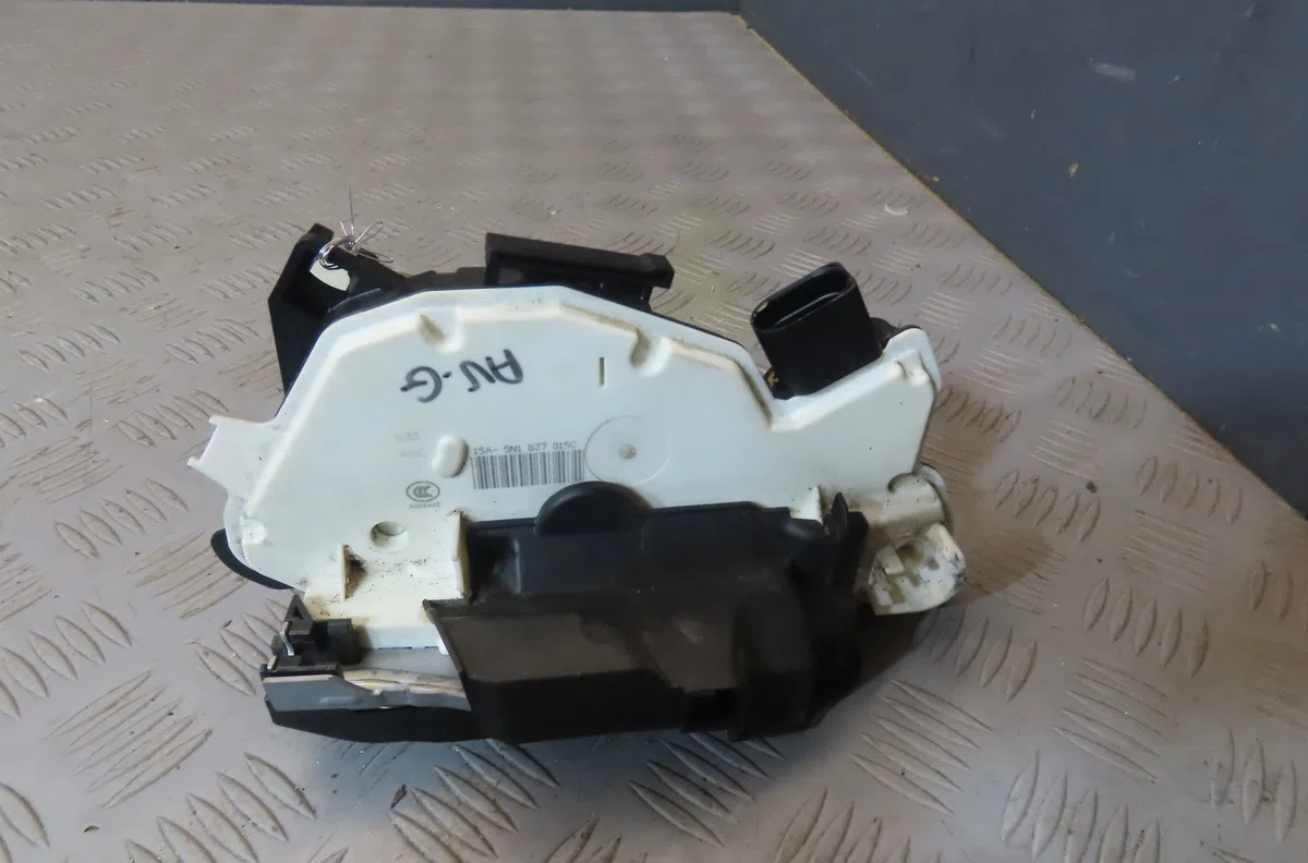 Serrure porte avg Volkswagen TIGUAN (5N_) 2.0 tdi (2008-2018) occasion