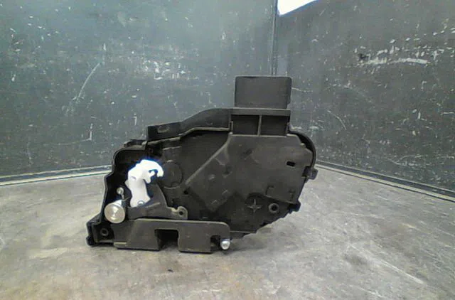 Serrure porte avg Volvo C30 (533) 1.6 d (2006-2012) occasion