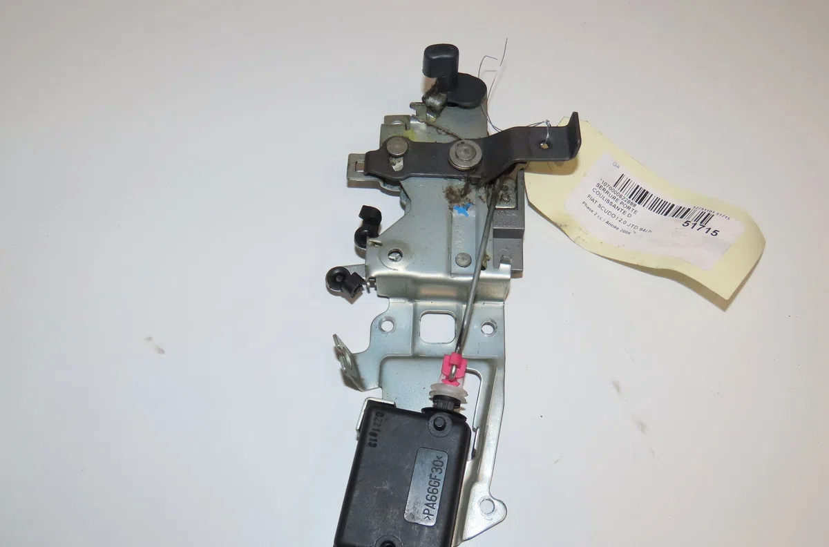 Serrure porte coulissante d Fiat SCUDO Autobus-Autocar (220_) 2.0 jtd (1999-2006) occasion